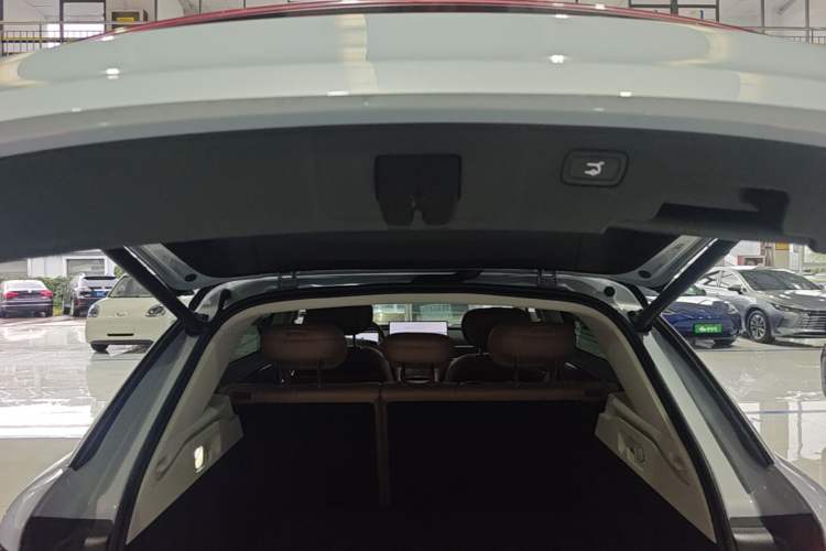 Used Leapmotor C11 2026 All-Electric 640 LiDAR Prestige Edition Trunk