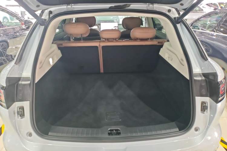 Used Leapmotor C11 2026 All-Electric 640 LiDAR Prestige Edition Trunk