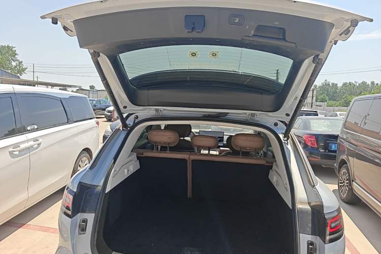 Used Leapmotor C11 2026 All-Electric 640 LiDAR Prestige Edition Trunk