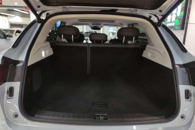 Used Leapmotor C11 2026 All-Electric 640 LiDAR Prestige Edition Trunk