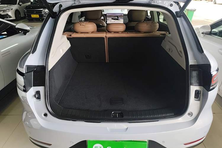 Used Leapmotor C11 2026 All-Electric 640 LiDAR Prestige Edition Trunk