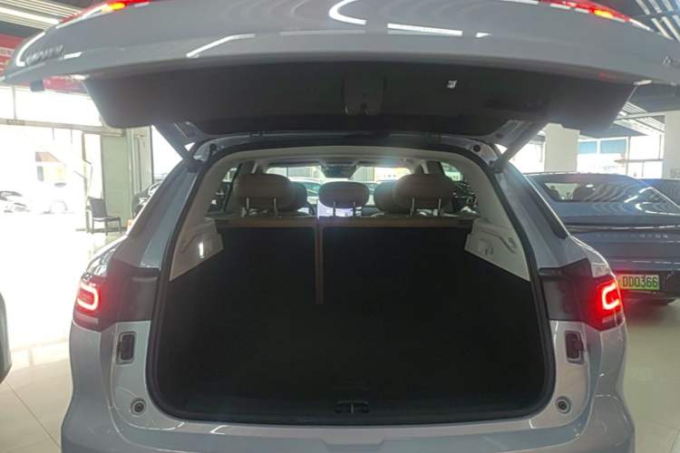 Used Leapmotor C11 2026 All-Electric 640 LiDAR Prestige Edition Trunk