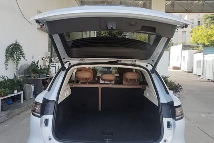 Used Leapmotor C11 2026 All-Electric 640 LiDAR Prestige Edition Trunk