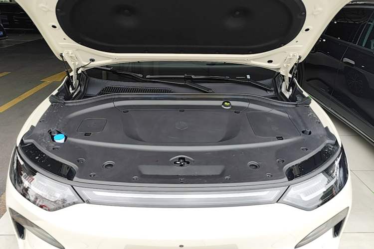 Used Leapmotor C11 2026 All-Electric 640 LiDAR Prestige Edition Engine Bay