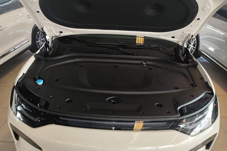 Used Leapmotor C11 2026 All-Electric 640 LiDAR Prestige Edition Engine Bay