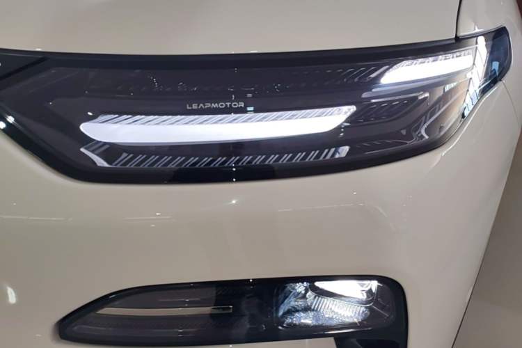 Used Leapmotor C11 2026 All-Electric 640 LiDAR Edition Left Front Headlight