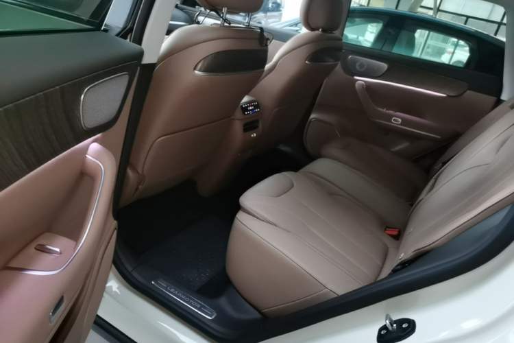 Used Leapmotor C11 2026 Range-Extended 300 LiDAR Prestige Edition Left Rear Seat