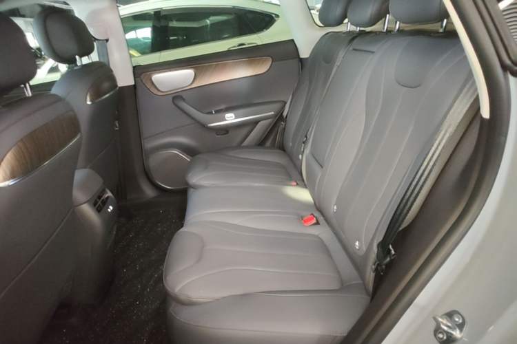 Used Leapmotor C11 2026 All-Electric 640 LiDAR Edition Left Rear Seat