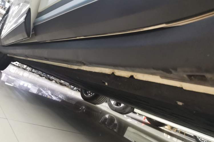 Used Leapmotor C11 2026 All-Electric 640 LiDAR Edition Left Side Sill