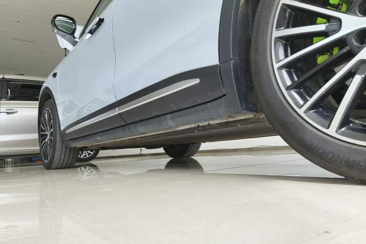 Used Leapmotor C11 2026 All-Electric 640 LiDAR Prestige Edition Left Side Sill