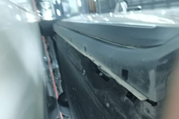 Used Leapmotor C11 2026 All-Electric 640 LiDAR Prestige Edition Left Side Sill