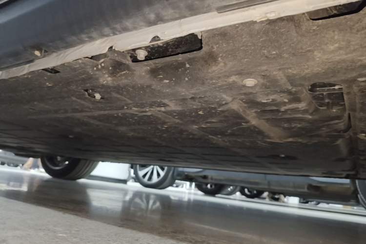 Used Leapmotor C11 2026 All-Electric 640 LiDAR Prestige Edition Left Side Sill