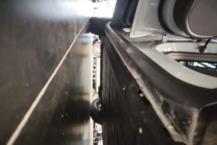 Used Leapmotor C11 2026 All-Electric 640 LiDAR Edition Left Side Sill