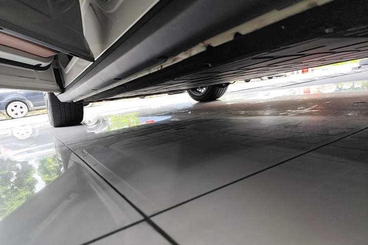 Used Leapmotor C11 2026 All-Electric 640 LiDAR Prestige Edition Left Side Sill