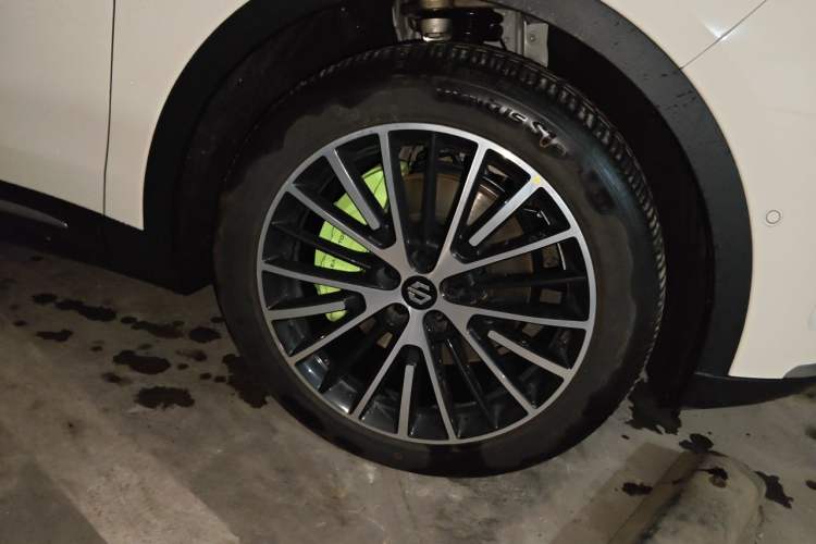 Used Leapmotor C11 2026 All-Electric 640 LiDAR Prestige Edition Right Front Wheel Hub