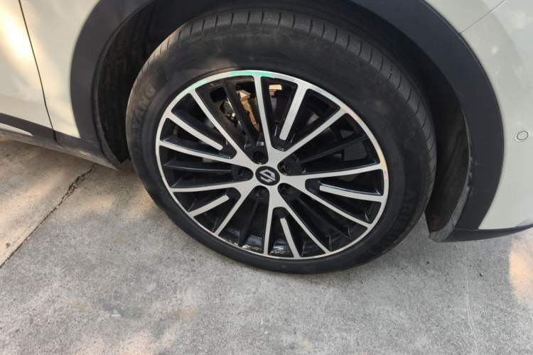 Used Leapmotor C11 2026 All-Electric 640 LiDAR Edition Right Front Wheel Hub