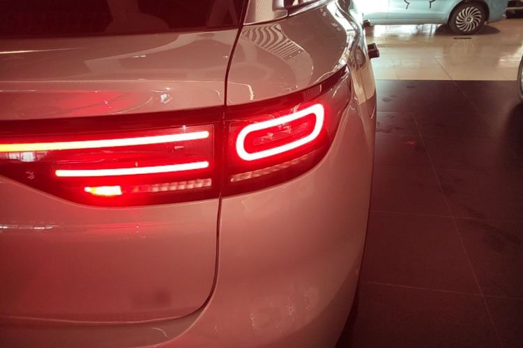 Used Leapmotor C11 2026 All-Electric 640 LiDAR Edition Right Rear Taillight