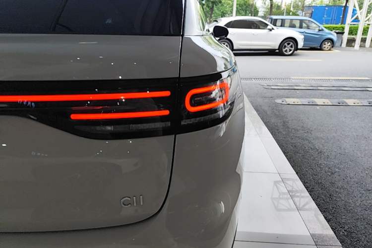 Used Leapmotor C11 2026 All-Electric 640 LiDAR Prestige Edition Right Rear Taillight