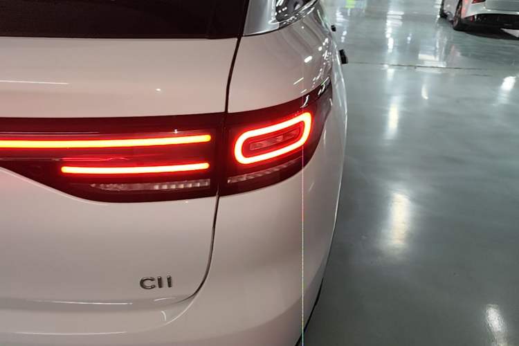 Used Leapmotor C11 2026 Range-Extended 300 LiDAR Prestige Edition Right Rear Taillight