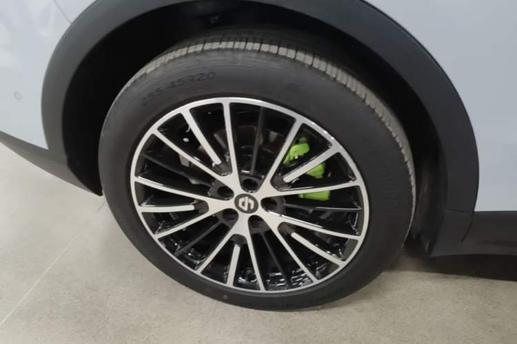 Used Leapmotor C11 2026 All-Electric 640 LiDAR Prestige Edition Right Rear Wheel Hub