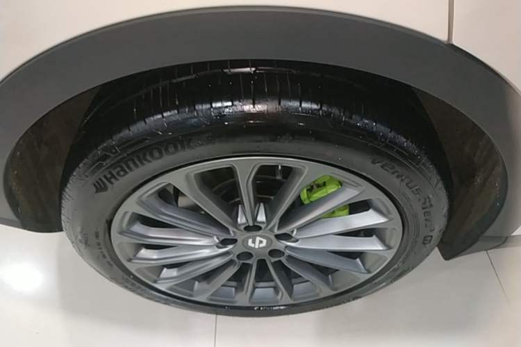 Used Leapmotor C11 2026 All-Electric 640 LiDAR Prestige Edition Right Rear Wheel Hub
