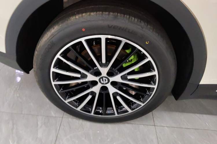 Used Leapmotor C11 2026 All-Electric 640 LiDAR Prestige Edition Right Rear Wheel Hub