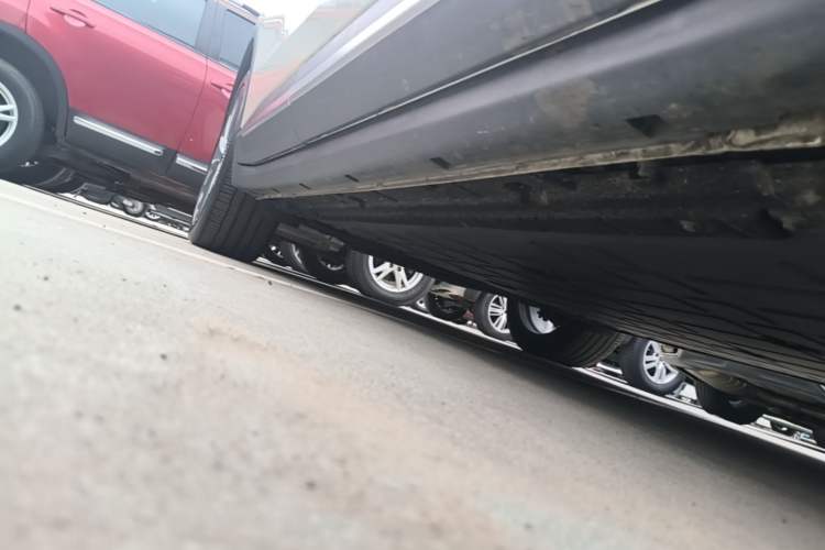 Used Leapmotor C11 2026 All-Electric 640 LiDAR Prestige Edition Right Side Sill