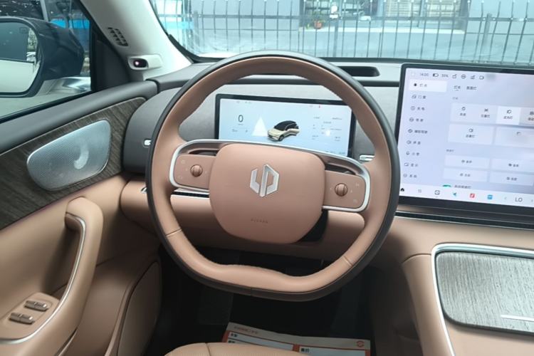 Used Leapmotor C11 2026 All-Electric 640 LiDAR Prestige Edition Steering Wheel