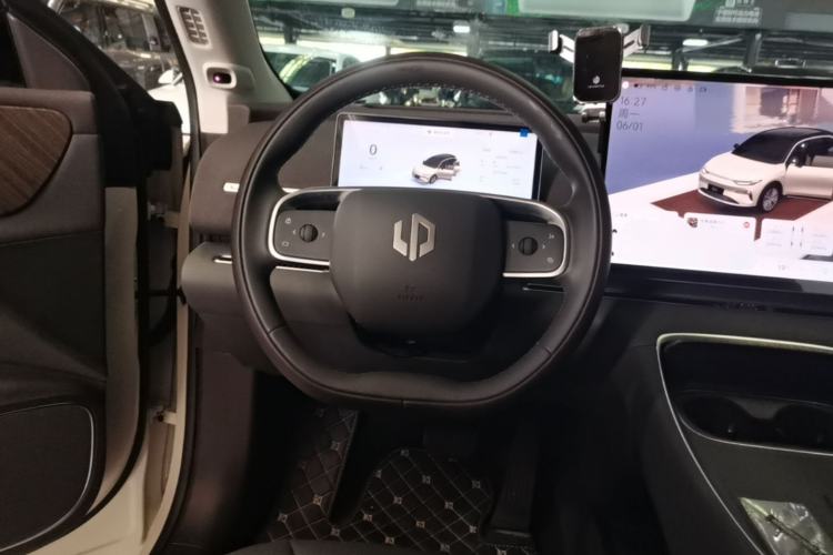 Used Leapmotor C11 2026 All-Electric 640 LiDAR Prestige Edition Steering Wheel