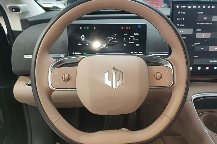 Used Leapmotor C11 2026 All-Electric 640 LiDAR Prestige Edition Steering Wheel