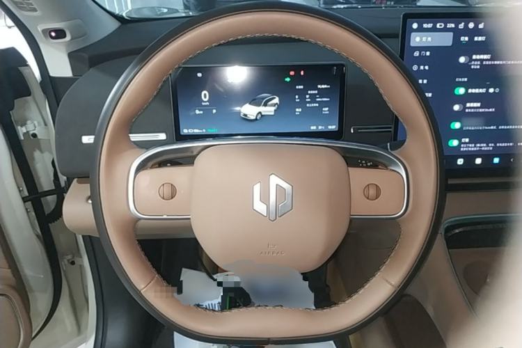 Used Leapmotor C11 2026 All-Electric 640 LiDAR Prestige Edition Steering Wheel