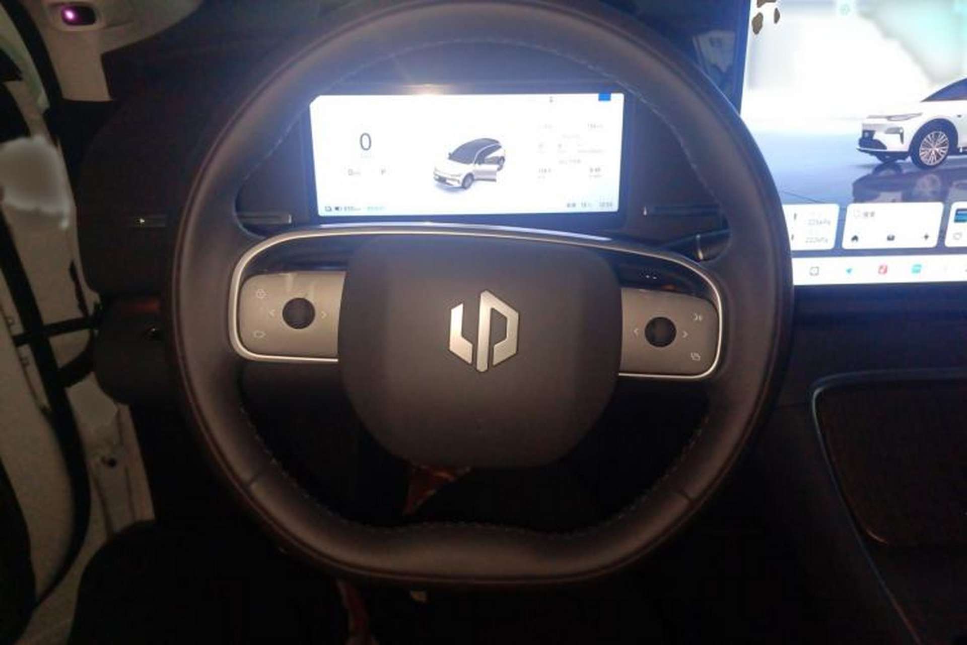 Used Leapmotor C11 2026 All-Electric 640 LiDAR Prestige Edition Steering Wheel