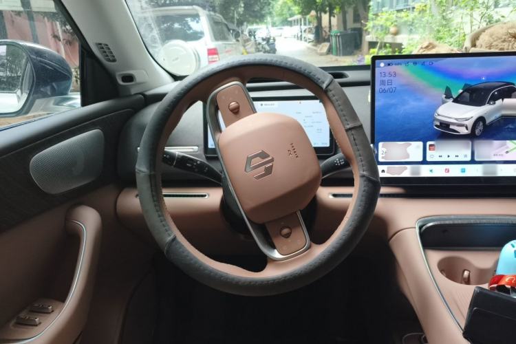 Used Leapmotor C11 2026 All-Electric 640 LiDAR Prestige Edition Steering Wheel