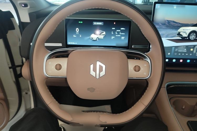 Used Leapmotor C11 2026 All-Electric 640 LiDAR Prestige Edition Steering Wheel
