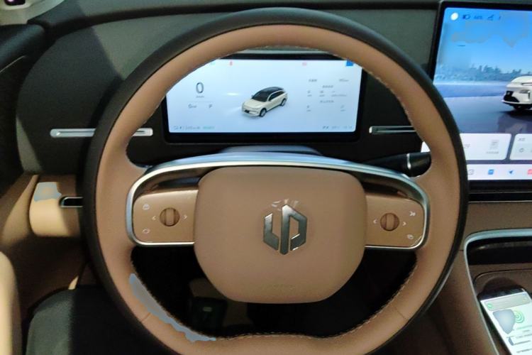 Used Leapmotor C11 2026 All-Electric 640 LiDAR Prestige Edition Steering Wheel
