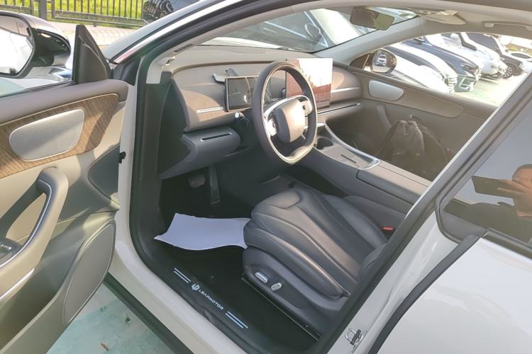Used Leapmotor C11 2026 Range-Extended 300 LiDAR Edition Left Front Seat