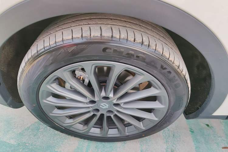 Used Leapmotor C11 2026 Range-Extended 300 LiDAR Edition Left Front Wheel Hub