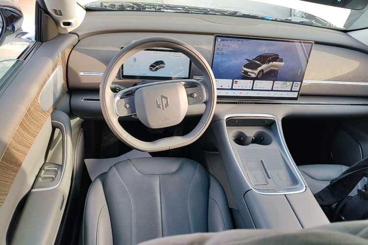 Used Leapmotor C11 2026 Range-Extended 300 LiDAR Edition Steering Wheel