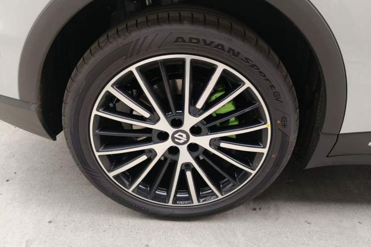 Used Leapmotor C11 - 2027 Pure Electric 640 LiDAR Smart Prestige Edition Right Rear Wheel Hub