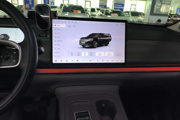 Used Leapmotor C16 2024 Range-Extended 200 Luxury Edition Audio And AC Panel