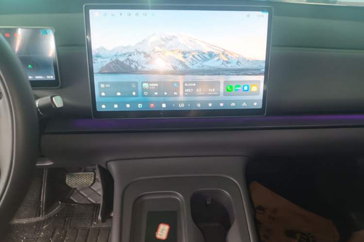 Used Leapmotor C16 2024 Range-Extended 200 Smart Enjoyment Edition Audio And AC Panel