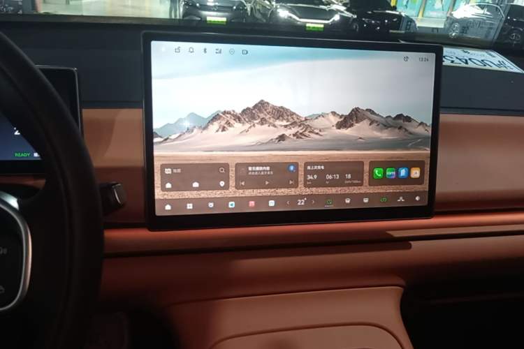 Used Leapmotor C16 2024 All-Electric 580 Luxury Edition Audio And AC Panel