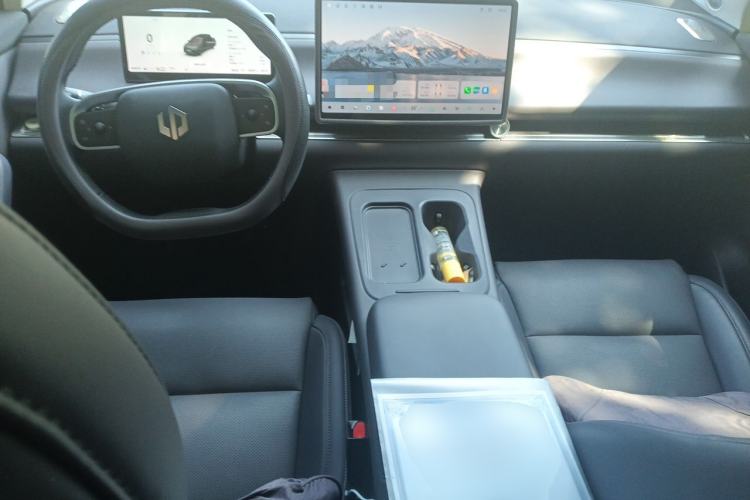 Used Leapmotor C16 2024 Range-Extended 200 Luxury Edition Center Console