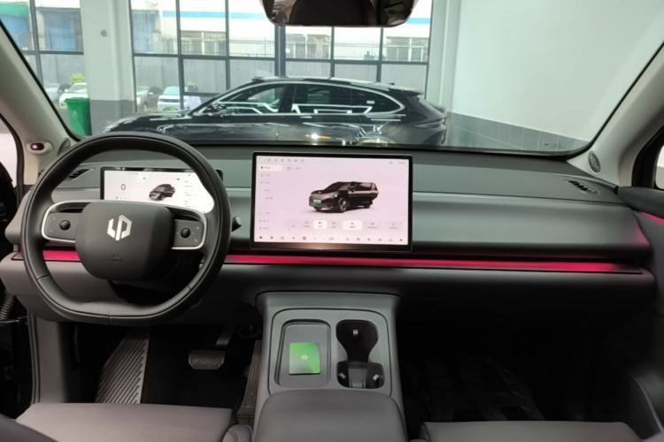 Used Leapmotor C16 2024 Range-Extended 200 LiDAR Edition Center Console