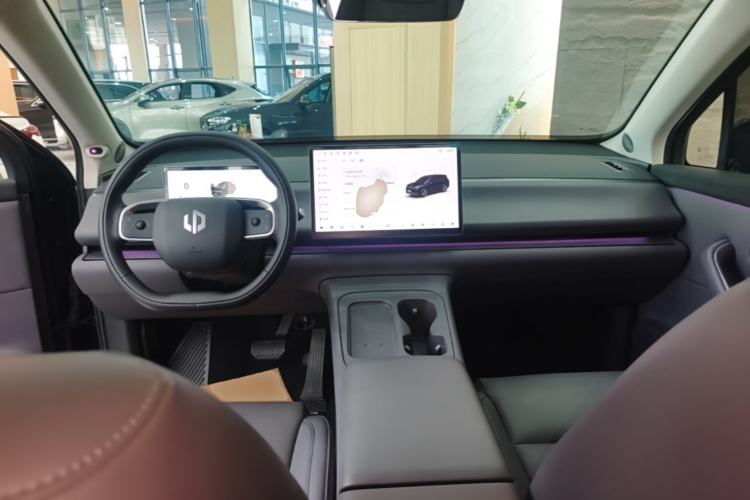 Used Leapmotor C16 2024 Range-Extended 200 LiDAR Edition Center Console