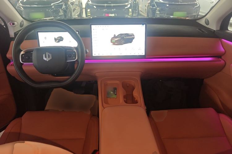 Used Leapmotor C16 2024 All-Electric 580 Luxury Edition Center Console