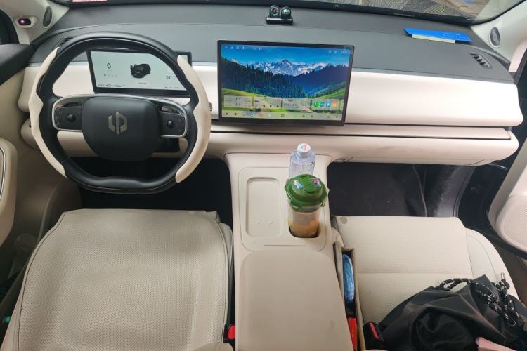 Used Leapmotor C16 2024 Range-Extended 200 LiDAR Edition Center Console
