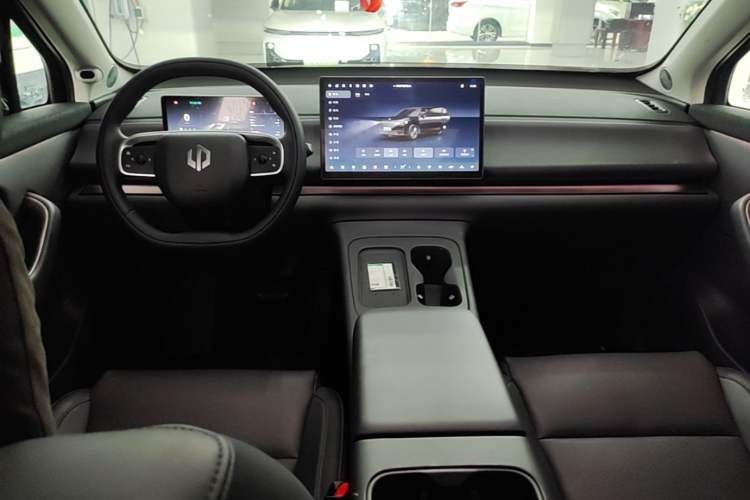 Used Leapmotor C16 2024 All-Electric 580 Luxury Edition Center Console