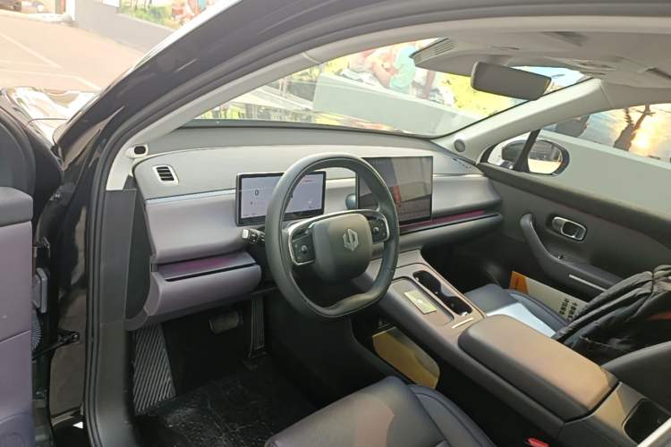 Used Leapmotor C16 2024 All-Electric 580 Luxury Edition Center Console