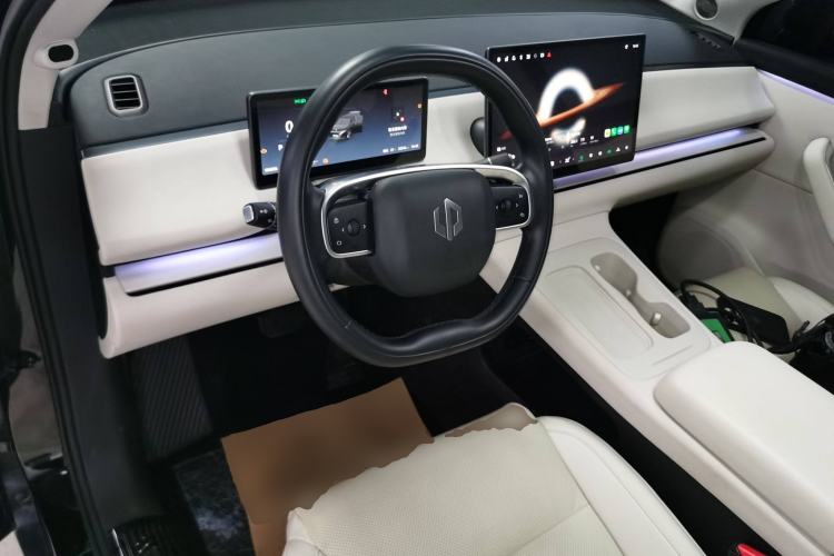 Used Leapmotor C16 2024 Range-Extended 200 LiDAR Edition Center Console